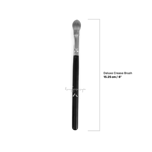 Brushes Crease - sophisticated beauty by Janae