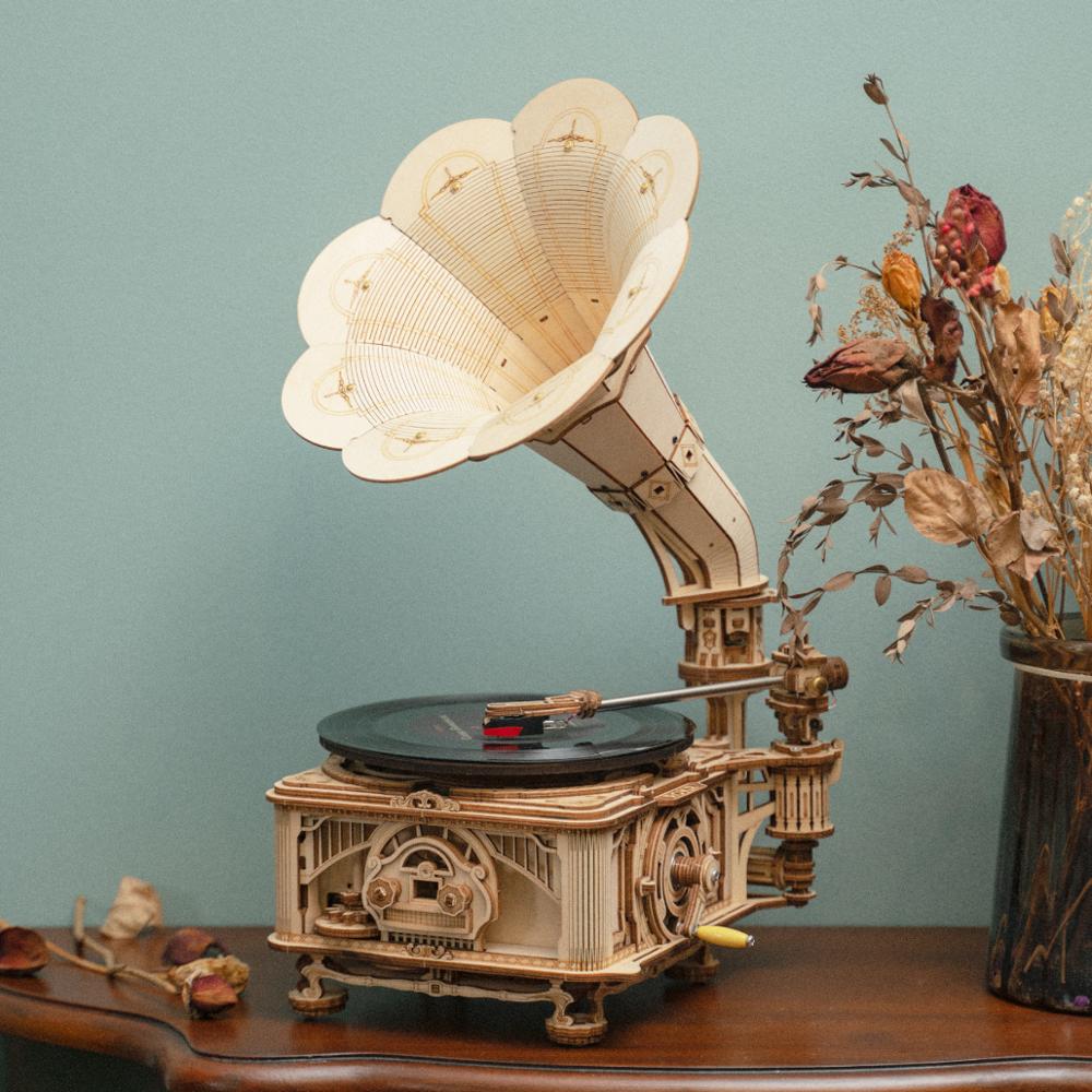 Robotime Classic Hand Crank Gramophone