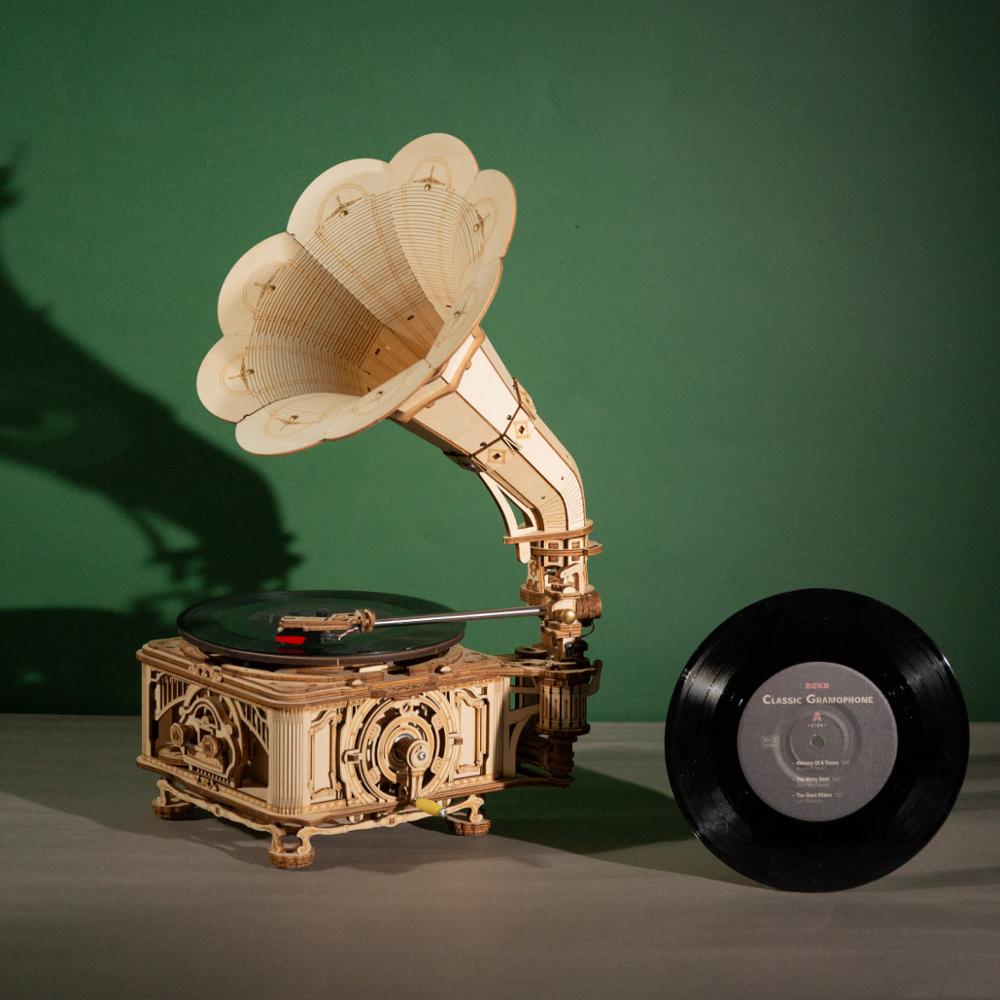 Robotime Classic Hand Crank Gramophone