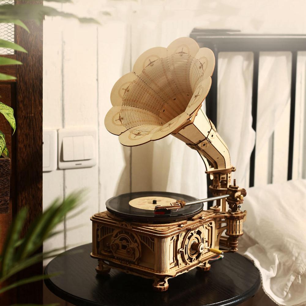 Robotime Classic Hand Crank Gramophone